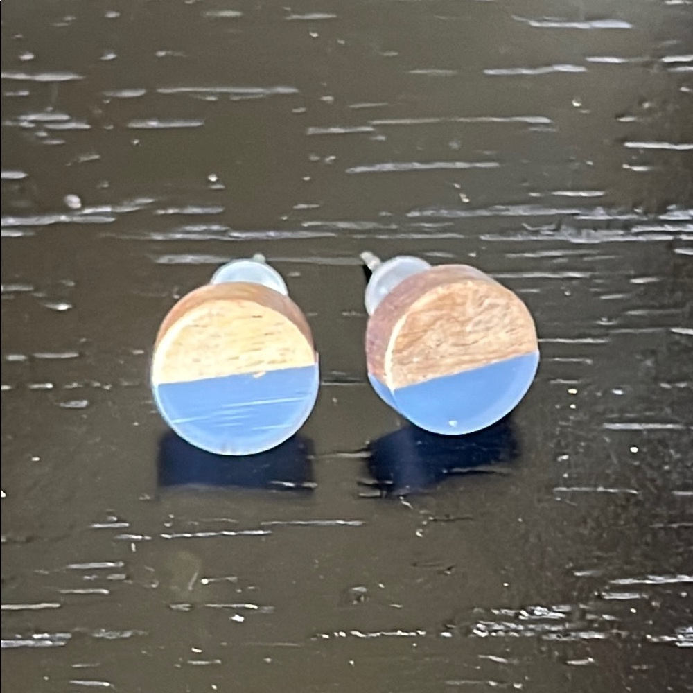 Wood and gray acrylic Stud Earrings-NWT